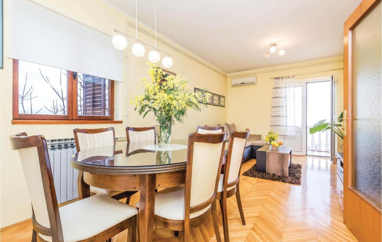 Lovely Apartment In Matulji With Kitchen Exteriör bild