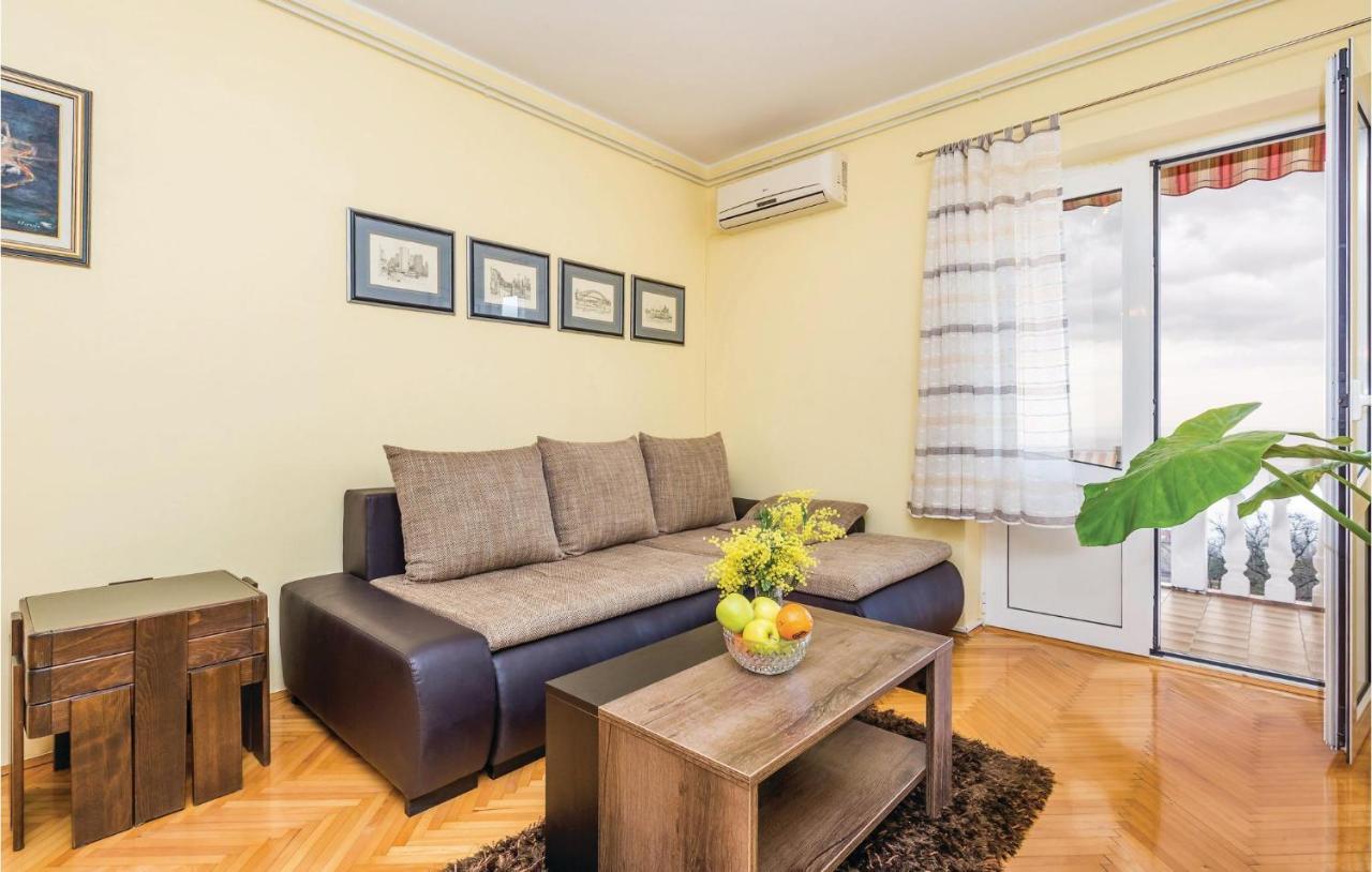 Lovely Apartment In Matulji With Kitchen Exteriör bild